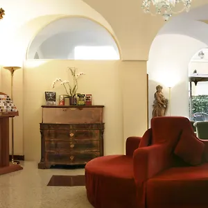 Santa Chiara מלון